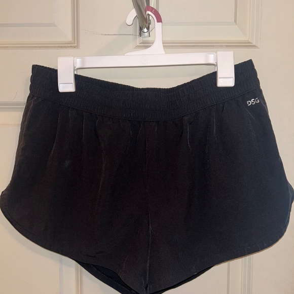 athletic shorts - Picture 3 of 3